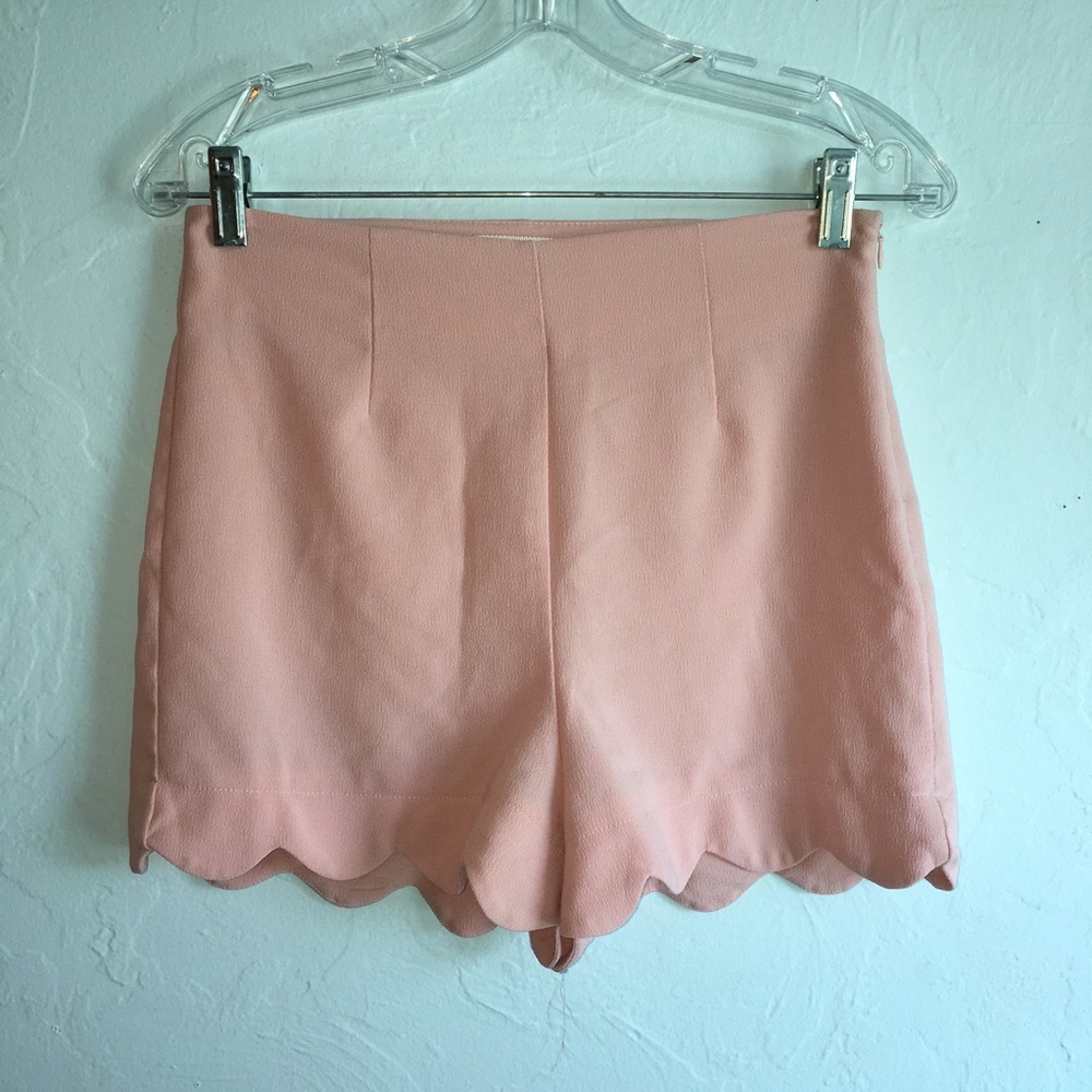 CLOSET CLOSING | Highwaisted Pink Scalloped Shorts
